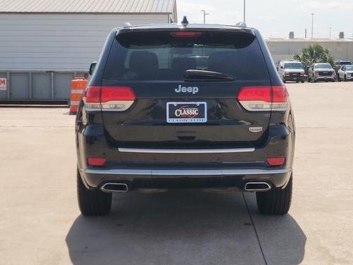 Brilliant Black Crystal Pearlcoat 2016 Jeep Grand Cherokee Summit