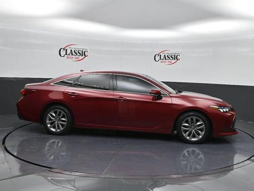 2020 Toyota Avalon XLE