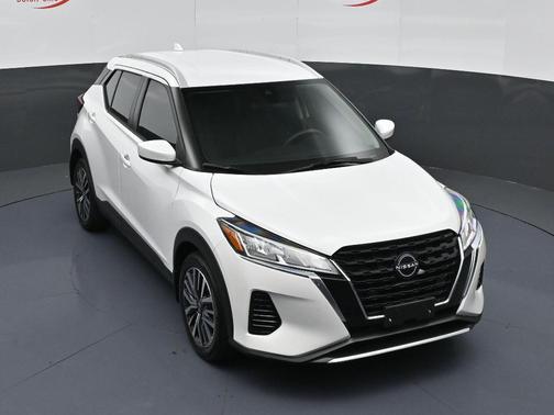 2022 Nissan Kicks SV