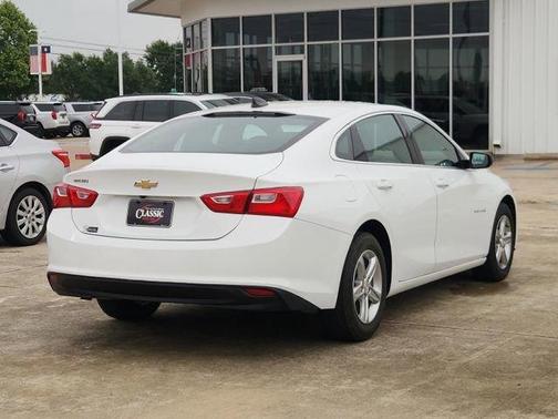 Summit White 2022 Chevrolet Malibu 1LS