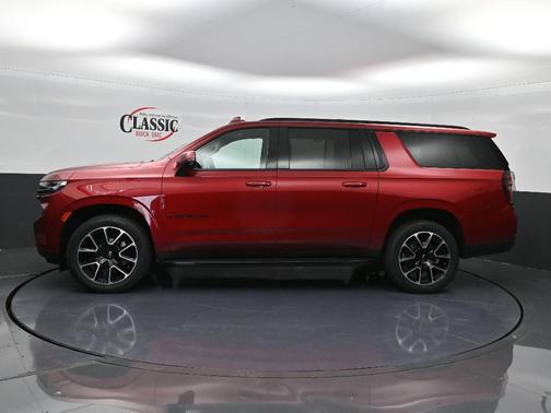 2022 Chevrolet Suburban RST
