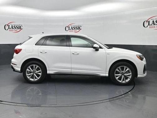 2021 Audi Q3 45 S line Premium