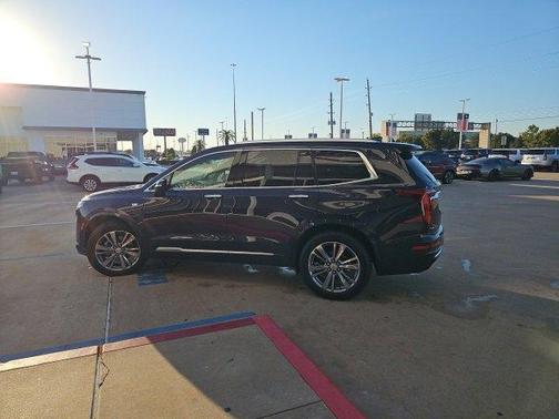 2025 Cadillac XT6 Premium Luxury FWD