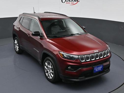2022 Jeep Compass Latitude Lux