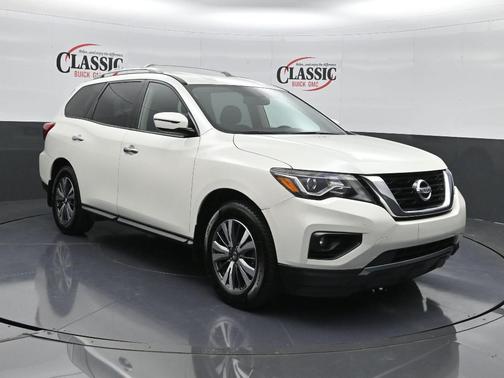 2020 Nissan Pathfinder SV
