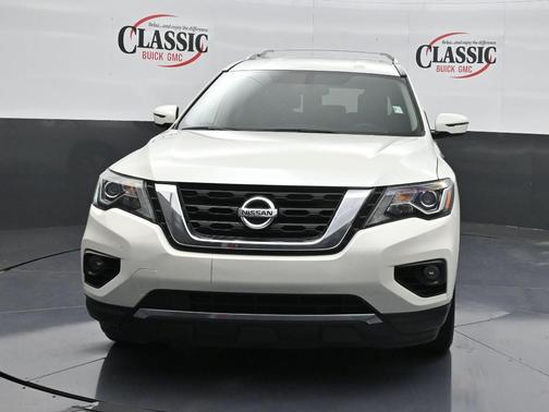 2020 Nissan Pathfinder SV