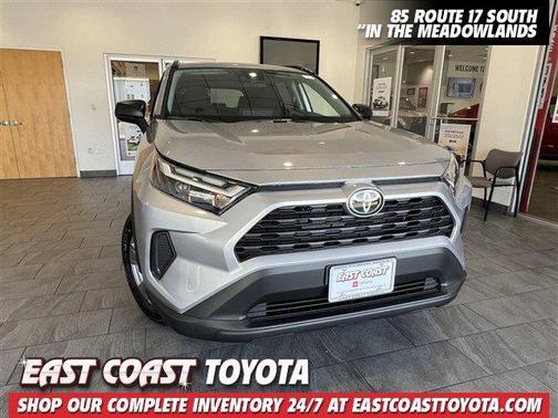 2025 Toyota RAV4 Hybrid LE