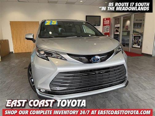 2025 Toyota Sienna Platinum 7 Passenger