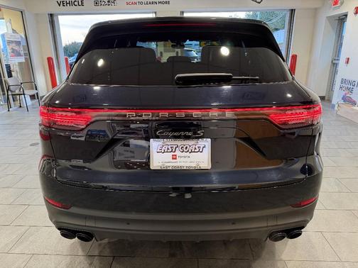 2023 Porsche Cayenne 