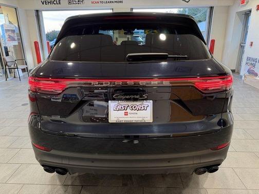 2023 Porsche Cayenne 