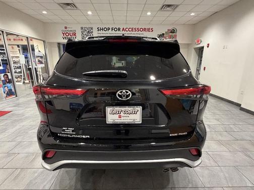 2022 Toyota Highlander XSE