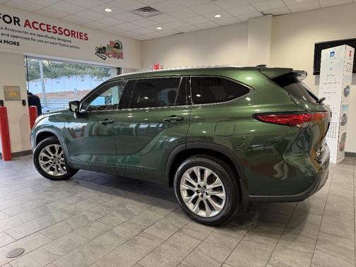 2023 Toyota Highlander Hybrid Limited