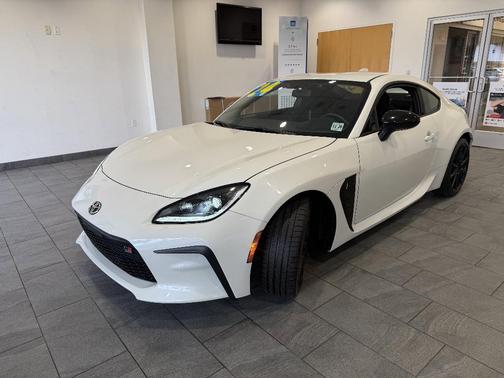 2024 Toyota GR86 Premium