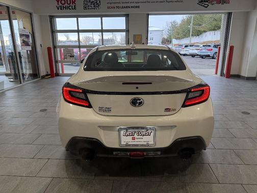 2024 Toyota GR86 Premium