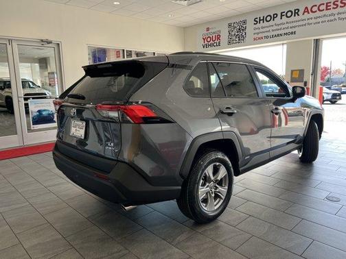 2025 Toyota RAV4 Hybrid LE