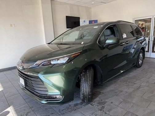 2026 Toyota Sienna XLE 8 Passenger