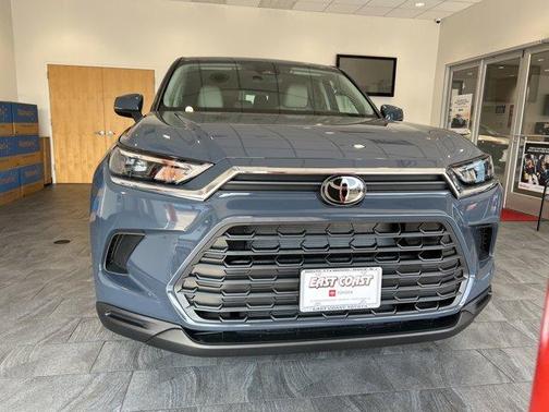 2025 Toyota Grand Highlander LE