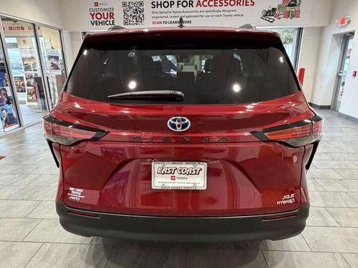 2022 Toyota Sienna XLE