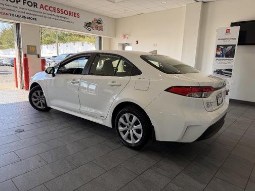 2025 Toyota Corolla Hybrid LE