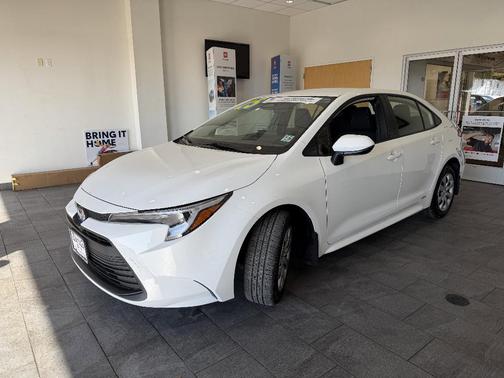 2025 Toyota Corolla Hybrid LE