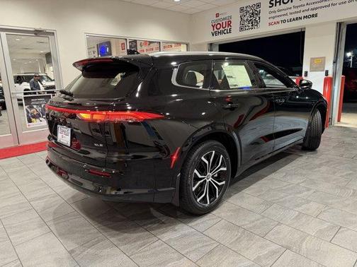 2025 Toyota Crown Signia XLE