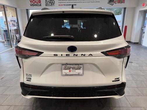 2023 Toyota Sienna XSE 25th Anniversary