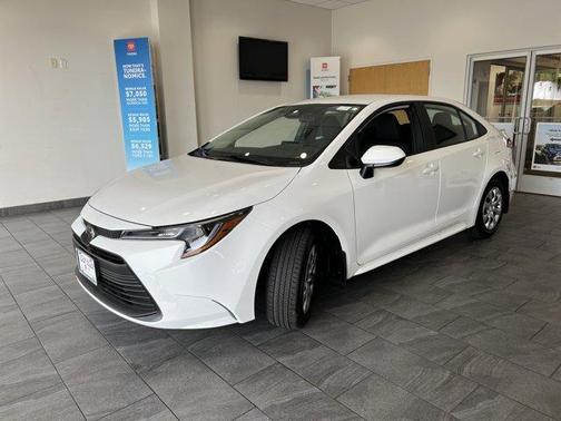 2025 Toyota Corolla LE