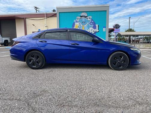 2021 Hyundai ELANTRA SEL