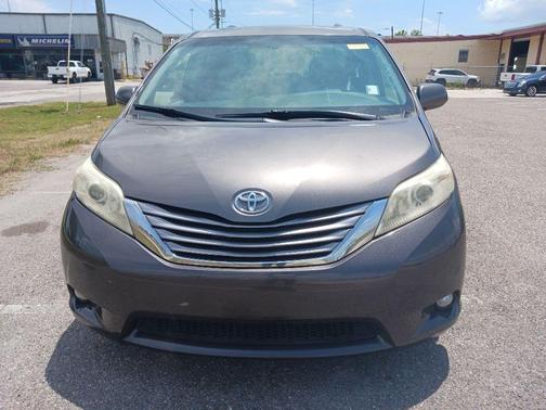 Predawn Gray Mica 2016 Toyota Sienna XLE