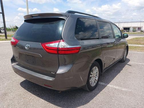 Predawn Gray Mica 2016 Toyota Sienna XLE