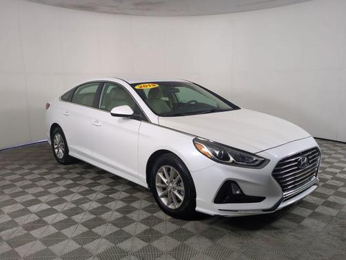 Quartz White Pearl 2019 Hyundai SONATA SE