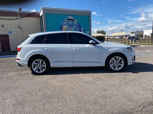 2023 Audi Q7 55 Prestige