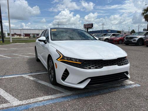Glacial White Pearl 2022 Kia K5 EX