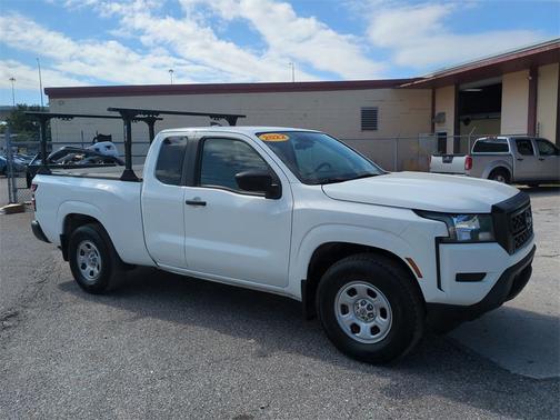 2022 Nissan Frontier S