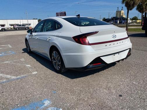 2022 Hyundai SONATA SEL