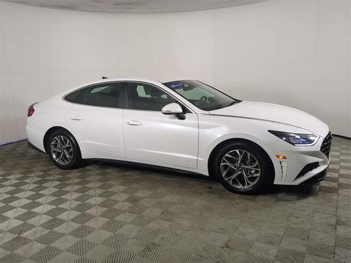 2022 Hyundai SONATA SEL