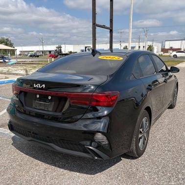 Aurora Black 2023 Kia Forte LXS
