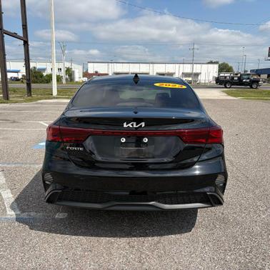 Aurora Black 2023 Kia Forte LXS