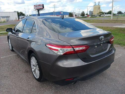 Predawn Gray Mica 2018 Toyota Camry XLE
