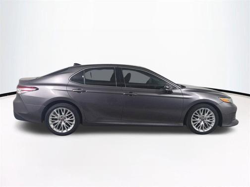 Predawn Gray Mica 2018 Toyota Camry XLE