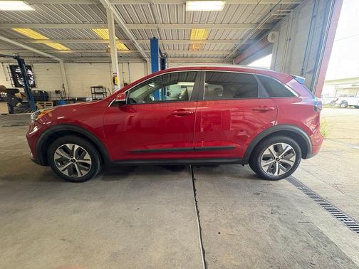 Runway Red 2022 Kia Niro EV EX