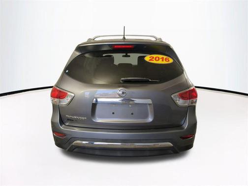 2016 Nissan Pathfinder S