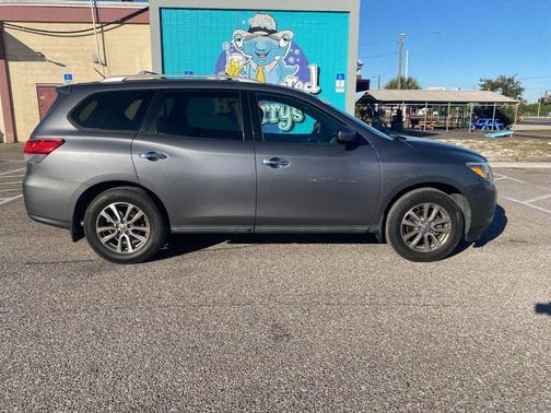 2016 Nissan Pathfinder S