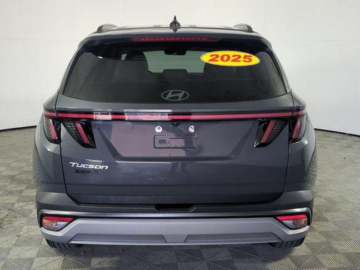 Ecotronic Gray 2025 Hyundai TUCSON SEL Convenience