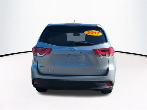 2017 Toyota Highlander SE