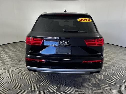 2019 Audi Q7 55 Prestige