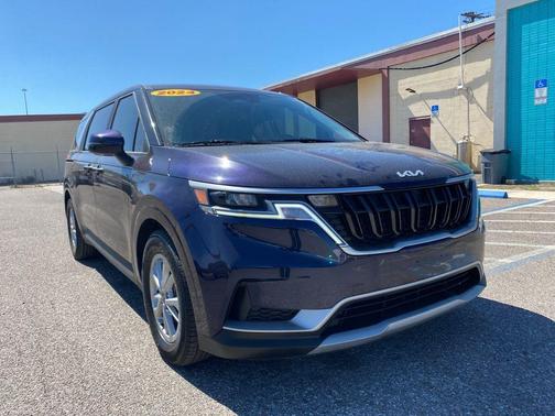 2024 Kia Carnival LX