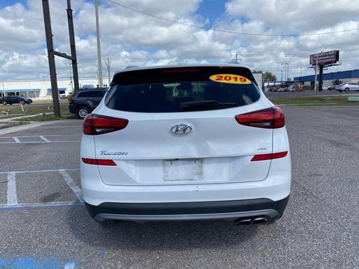 2019 Hyundai TUCSON SE