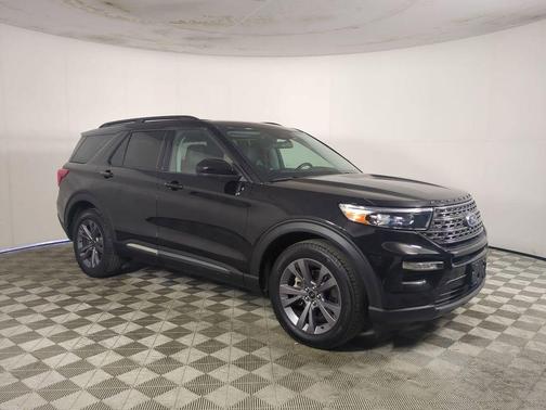 Agate Black Metallic 2022 Ford Explorer XLT