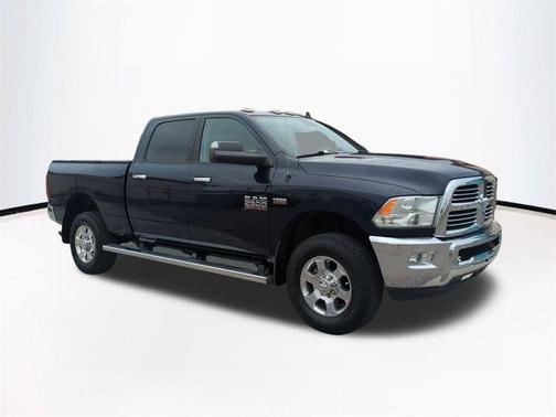 2017 RAM 2500 Big Horn Crew Cab 4x4 6'4' Box